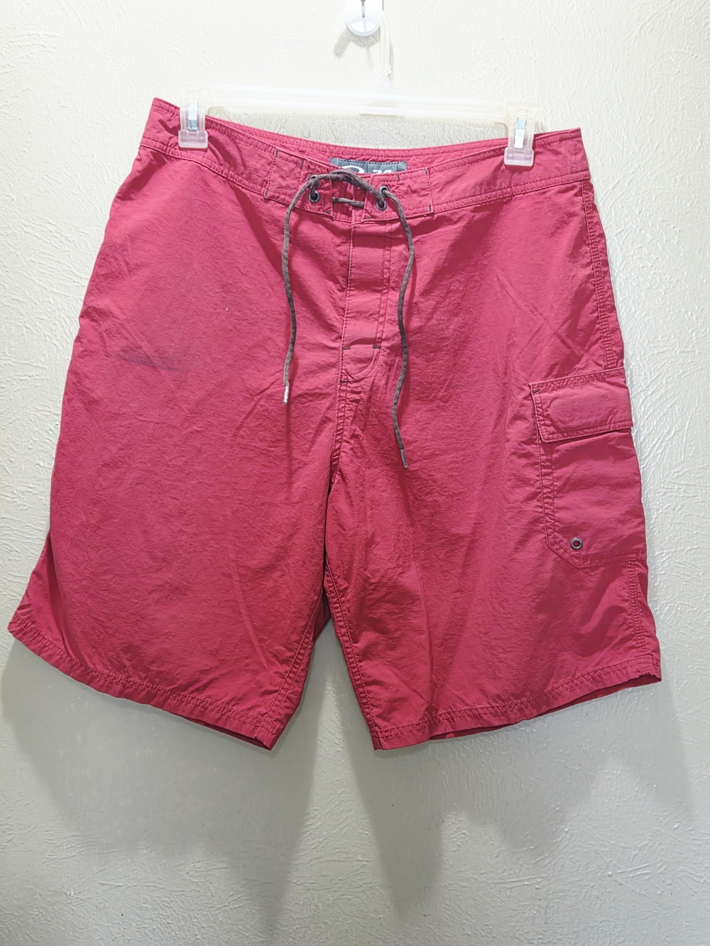 Oakley Board Shorts Mens 34 Red Nylon Swim Trunks Cargo Pocket Surf Beach